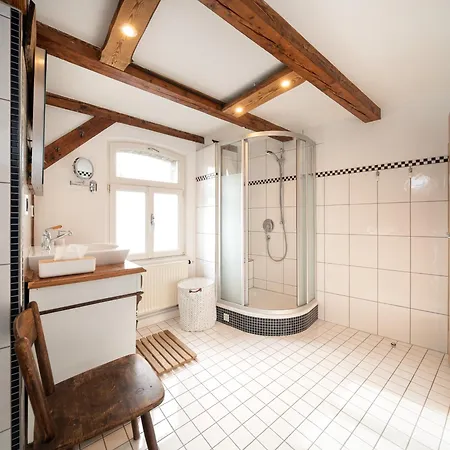 Bezaubernde Dachwohnung In Historischem Hopfenhaus *